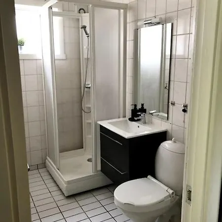 Flat In The Center Of