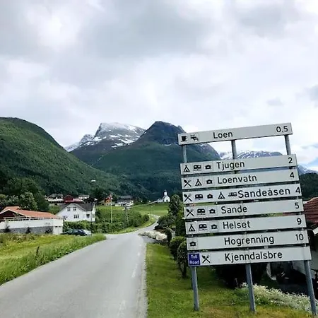 Apartment Flat In The Center Of Loen