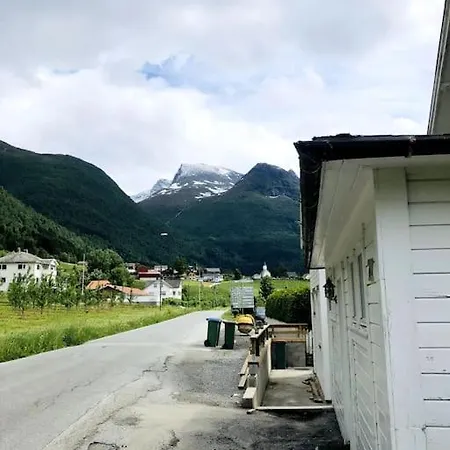 Apartment Flat In The Center Of Loen